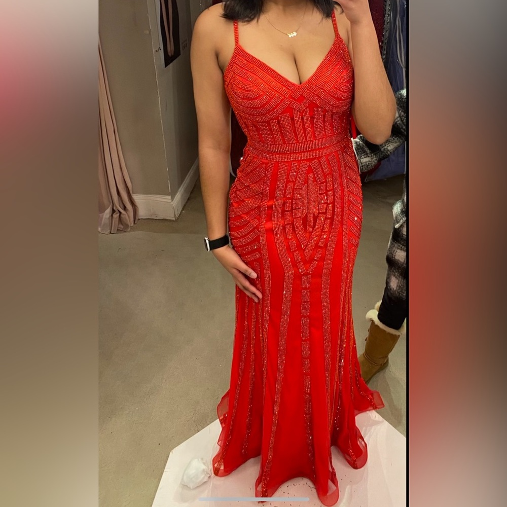 Georgeous red prom dress